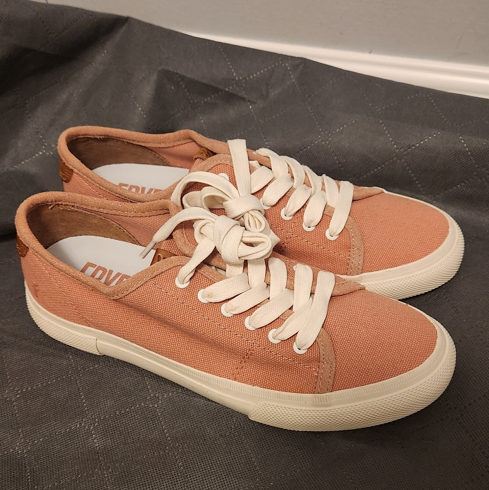Frye Gia Pink Canvas Sneakers Size 8.5 Like-New!